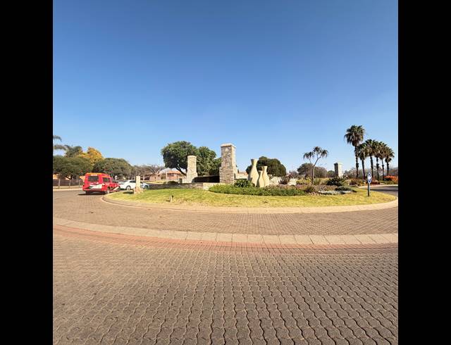 2 BEDROOM CLUSTER FOR SALE IN MOOIKLOOF RIDGE